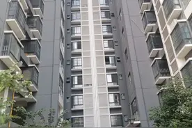 不幸！安装空调的电锤从26楼掉落，南宁一岁多小女孩被砸身亡图片
