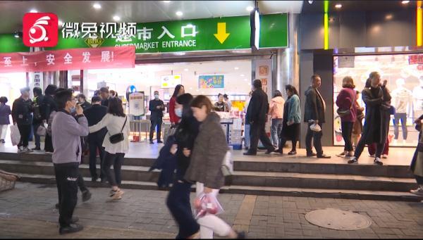 孩子喝了豆奶后肚子疼，家长怒讨说法！商家：我们没有这个货