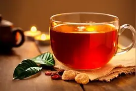 每天喝杯蜂蜜水有抗过敏作用图片