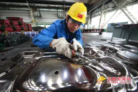 毫厘之间精益求精——记“大国工匠”江铃钳工刘辉图片