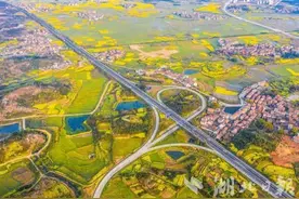 沿着高速看湖北：打卡湖北第一条IC卡智能收费公路图片
