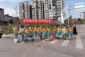 护河志愿队节假无休保护釜溪河 四川自贡自流井实施“六大工程”流域水质改善明显图片