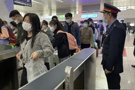 火力全开！淄博北站全员上阵 满足被释放的市民出游需求图片