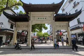 上海又添一条老街，风格却有不同，奉贤青溪老街开街迎客图片