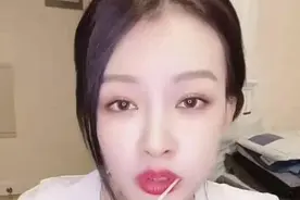 孙怡录视频吃棒棒糖被吐槽 硬刚网友：找事儿的人走开图片