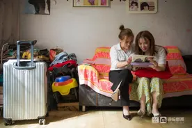 抖音刷出来的双胞胎姐妹：是半梦半醒的一场梦，也是故事里的主人公图片