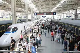 五一假期首日南铁客流创历史新高：发送旅客147.3万人次图片