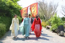 “五一”小长假首日，蓬莱区客流量基本恢复至疫情前同期水平图片