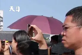 美好在路上百筝齐奏《沧海一声笑》：古筝大会掀象山影视城“五一”嘉年华高潮图片