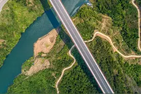 强烈安利！有个景区叫：“云南的路”图片