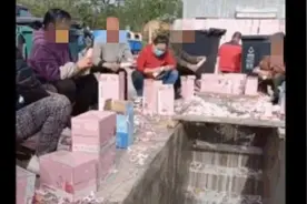 白花花的酸奶成桶倒！如此追星？图片