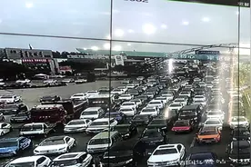 实时路况丨成雅高速两收费站临时关闭图片