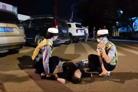 女孩昏倒街头，北流交警以“生死时速”紧急救援图片