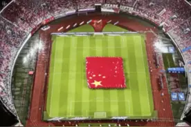 雨中，3万人放声高歌图片
