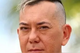 黄秋生在台隔离期间被诈骗，电话被黑通讯录外流，岛内网友：知道厉害了吧？图片