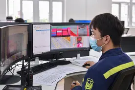 理货员“安坐”办公室，广州港实现智能理货图片