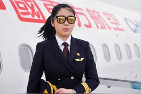 青年说有为｜女飞行员耿晨：走进机舱，我心飞翔图片