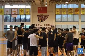 CBA•粤上十一冠⑧|联赛登顶，“全”力再战！宏远男篮恢复训练，正式开启全运会备战工作图片