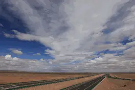 沿着高速看中国｜这条神奇的“天路”，即将开通“最后一公里”图片