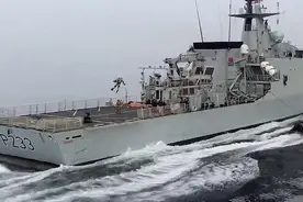 英国精锐海军陆战队测试喷气式飞行背包，每套价值30万英镑图片