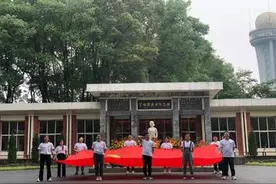 青春献礼！《星辰大海》这首歌唱给党听图片