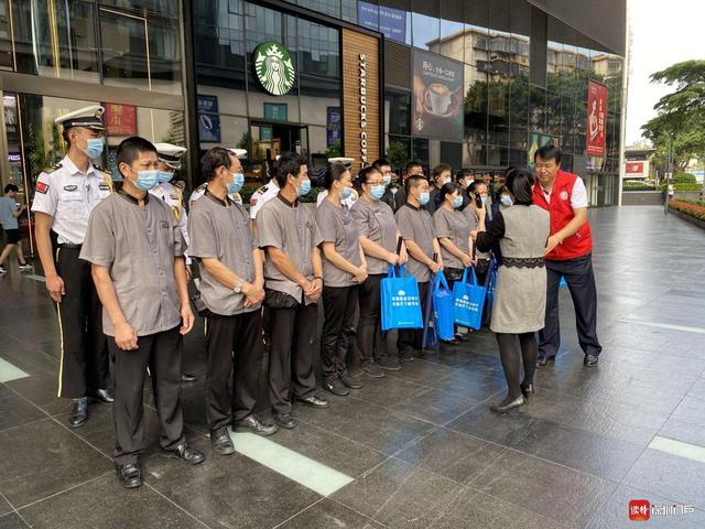 ��һ�Ͷ��ڣ���������¾�һ���Ͷ���