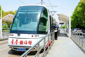 哇！超长、高颜值电车今天亮相上海街头！车厢内还有打卡景点图片