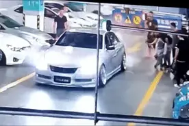 改装车集会被“一锅端”？三水交警查扣54辆涉嫌非法改装车图片