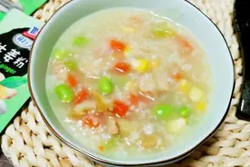 鲍鱼鸡肉时蔬生滚砂锅粥图片