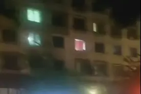 辽宁海城市一居民家疑似发生爆燃，2名老人受伤图片