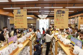 来长沙游玩的游客们，都买了哪些纪念品？图片
