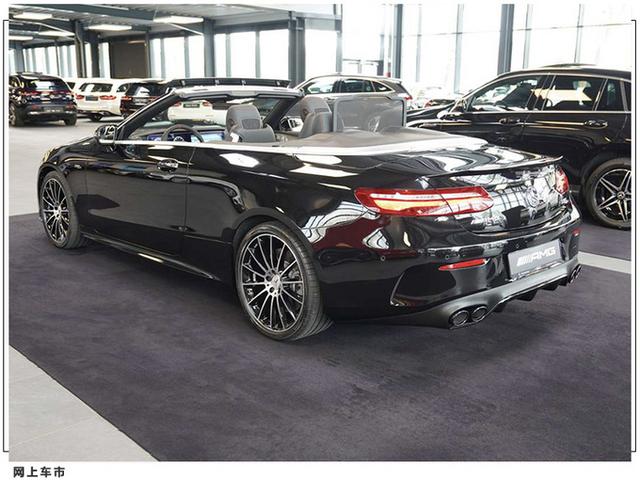 梅赛德斯-AMG E53实拍！搭3.0T，软顶敞篷设计，配大尺寸双联屏