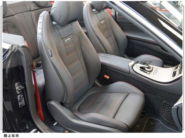 梅赛德斯-AMG E53实拍！搭3.0T，软顶敞篷设计，配大尺寸双联屏