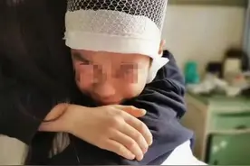 9岁小学生被老师揪头发致皮骨分离，涉事老师被刑拘图片