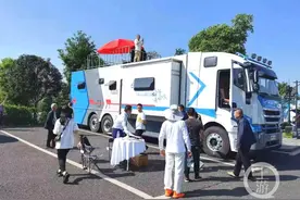 国内首款重卡房车亮相2021重庆国际房车露营展览会，它是“重庆造”图片