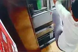 电梯故障被卡！13岁男孩自救失败坠亡，监控拍下痛心一幕图片