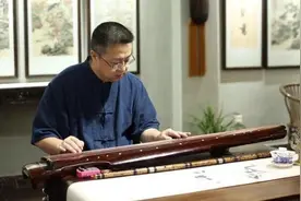 古琴家高建国：一弹流水一弹月，七弦琴上行墨云图片