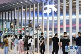 安踏签约王一博，不是“一搏”眼球图片