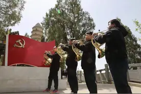 宝塔山下，上海交响乐团深情奏响《我和我的祖国》《延安颂》图片