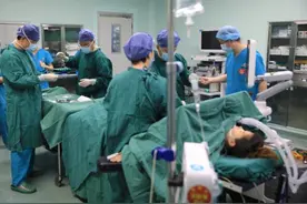 厉害！宝宝还在妈妈肚子里，先天性心脏病就被医生治好了图片