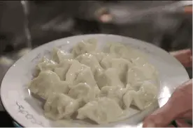 壹粉食堂｜槐花饺子馅怎么调才好吃？壹粉来教你，咬一口满嘴香图片