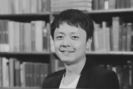写尽了诗中诗，流尽了泪中泪，都是前定｜杨庆祥评《诗来见我》图片