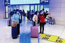 盐城高铁站发送旅客15万人次图片