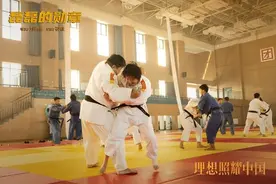 大胆选择原型人物出演，《理想照耀中国》之《磊磊的勋章》播出图片