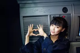 歌手黄龄7月上海开启巡演，把浴室搬到舞台图片