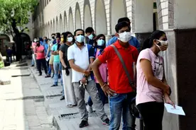 印度裔美国医学专家联名呼吁：世界驰援印度，美国做得远不够图片