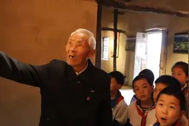 抗美援朝归来后，他用余生守护“红军”墓视频封面