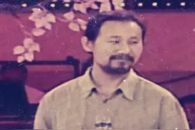 腾格尔青涩旧照曝光 长发飘逸与如今判若两人图片