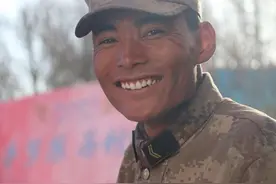 世界微笑日｜军营中的你，笑起来真好看图片