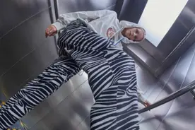 还在吐槽老爹鞋？！Vetements立体按钮款让你在线真香图片